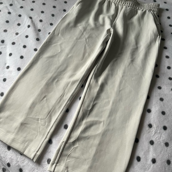 Lululemon outfit - Picture 2 of 4